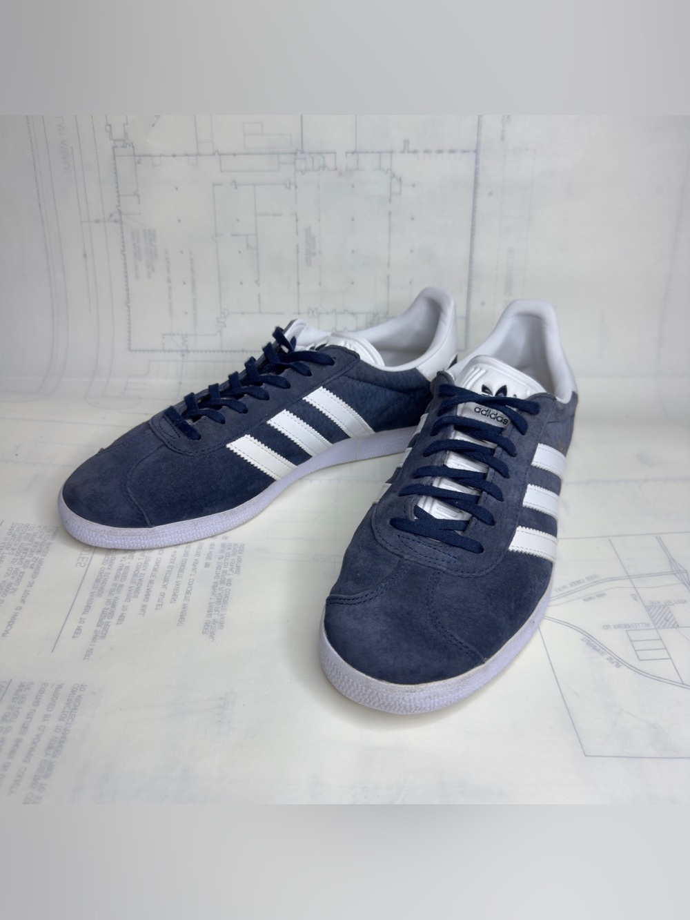 adidas Gazelle Navy Suede Sneakers with White Three Stripes 9M / 10W